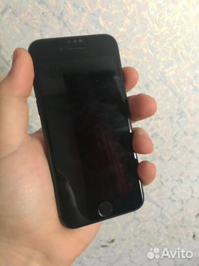 iPhone 8, 64 ГБ