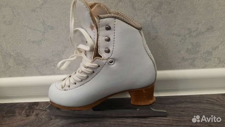 Коньки для фигурного катания