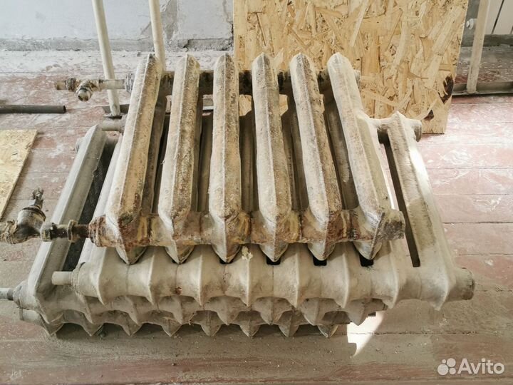 Продам чугунные батареи, решётки, уголок -всё б/у