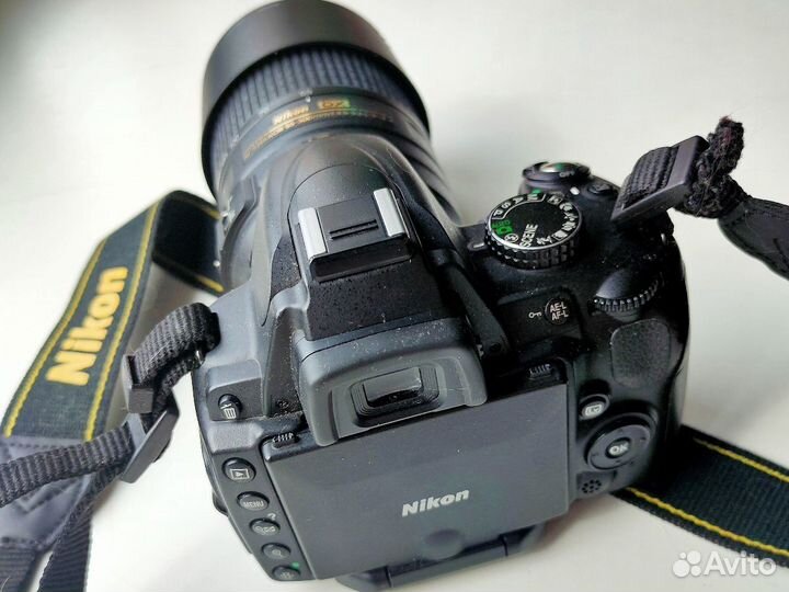 Зеркальный фотоаппарат Nikon D5000