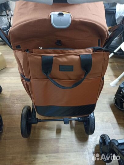Коляска с перекидной ручкой