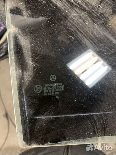 Стекло задней правой двери Мерседес w203 c200