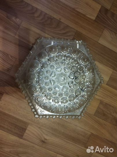 Плафоны Много