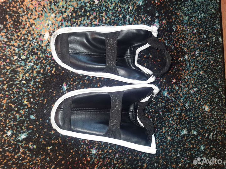 Краги тхэквондо и добог