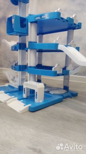 Трек гараж парковка