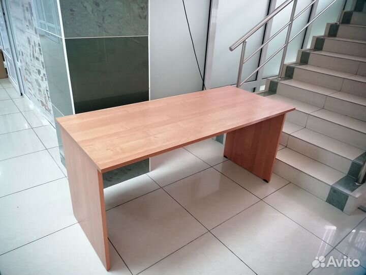 Продам столы компьютерные