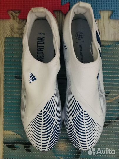 Футбольные бутсы adidas