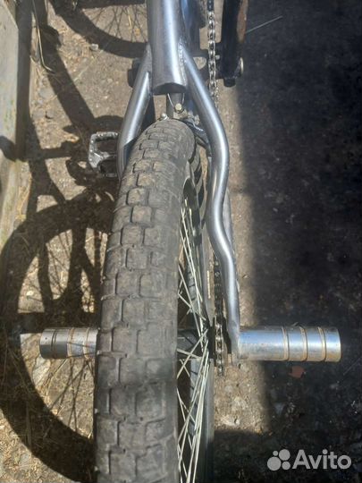 Bmx atom