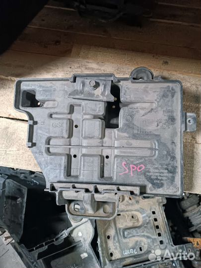 Площадка аккумулятора Kia Sportage 2013 г