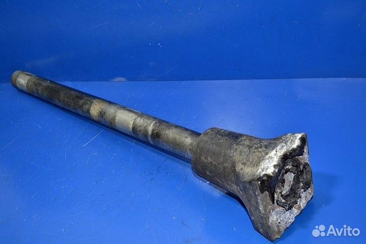 Кронштейн крыла ведущего моста, передний правый vo