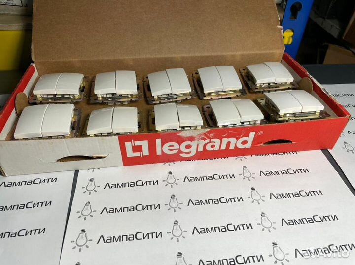 Розетка Legrand Valena