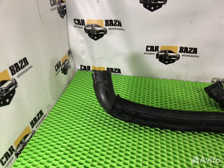 Патрубок радиатора нижний Volvo XC60