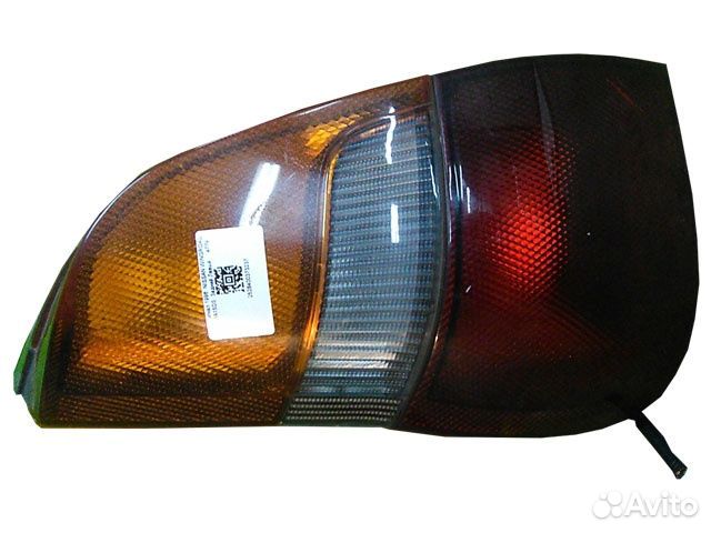 Фонарь задний левый Nissan Wingroad