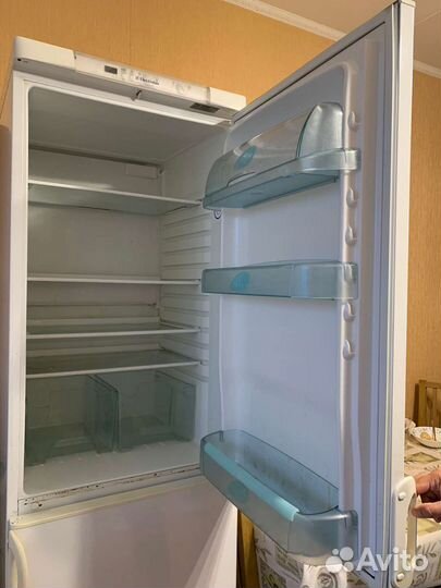 Холодильник бу Electrolux