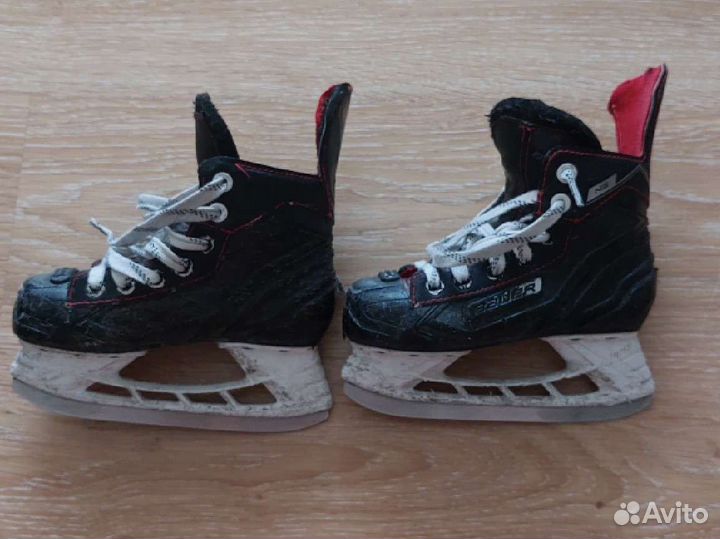 Хоккейные коньки bauer