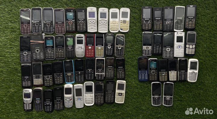 Paзбоp телефoнoв Samsung (кнопочные) на запчасти