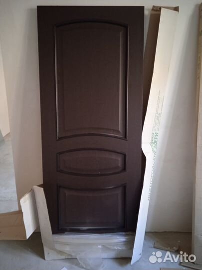 Двери межкомнатные деревянные новые