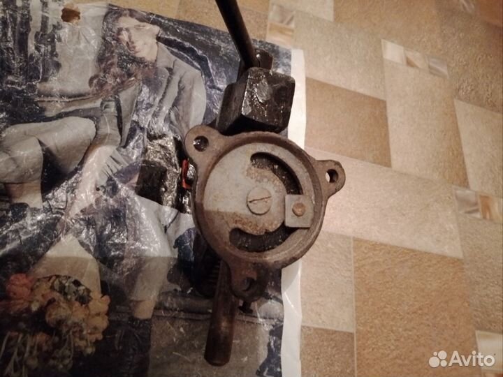 Тиски СССР и наковальня советская