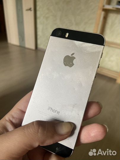 Телефон iPhone 5s