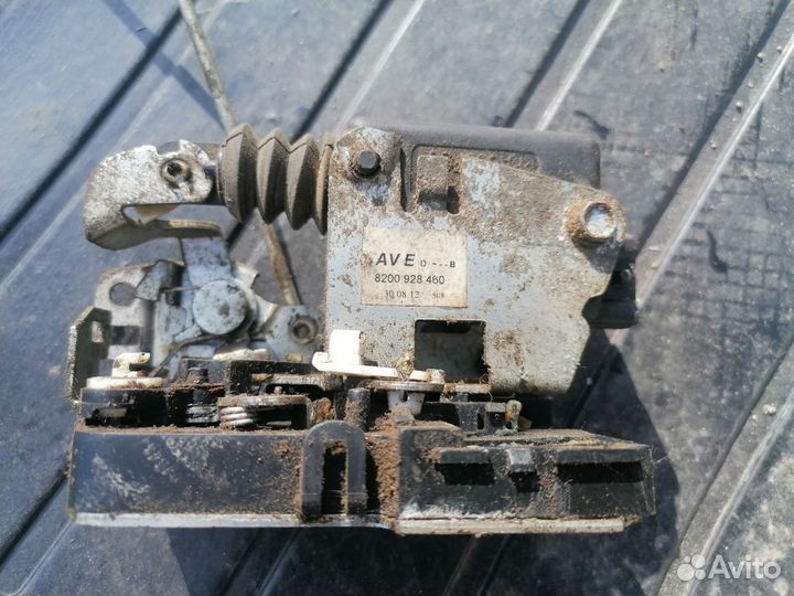 Замок двери передний правый Renault Logan 2012