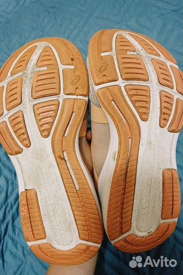 Кроссовки женские asics для бега