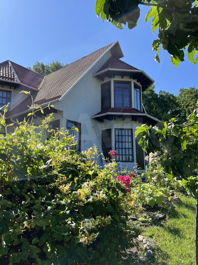 Дом 350 м² на участке 10 сот.