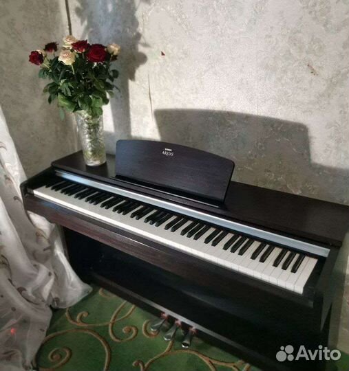 Цифровое пианино yamaha