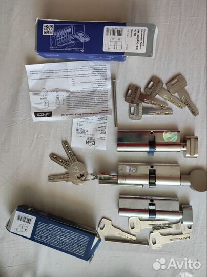 Замок дверной личинка