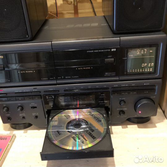 Музыкальный центр Sanyo Dymamic Bass Sound sus SF3