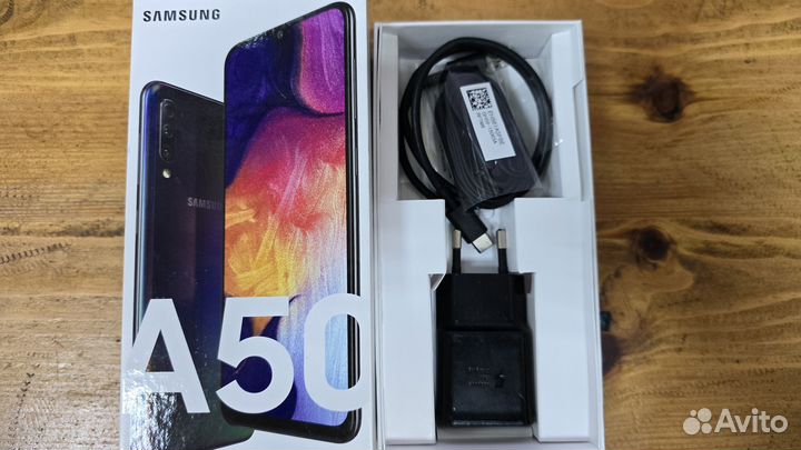 Samsung Galaxy A50, 4/64 ГБ