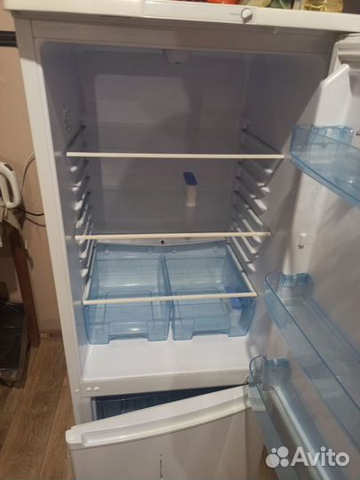Холодильник Бирюса 151 морозилка внизу