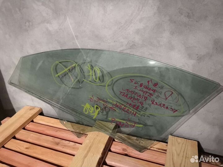 Стекло правое переднее Mazda 3 bl хэтч