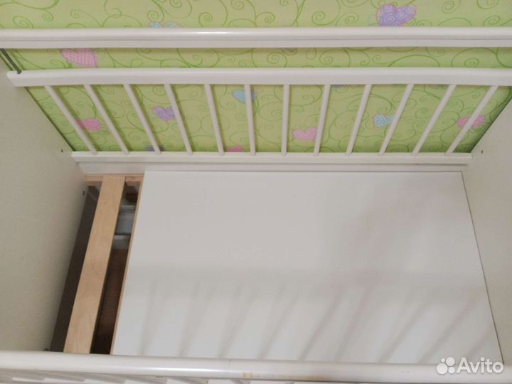 Детская кровать и пеленальный комод