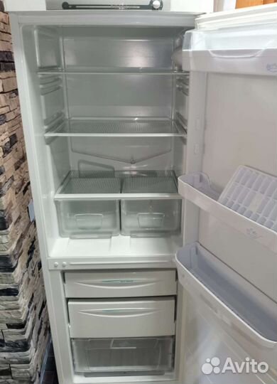 Холодильник Indesit