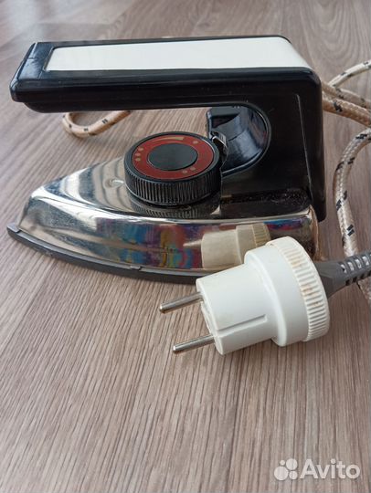 Утюг дорожный