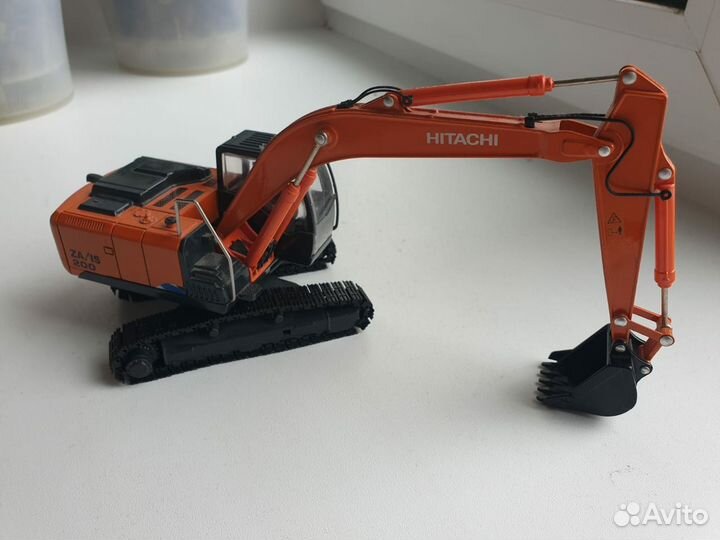 Масштабная модель экскаватора Hitachi zx200