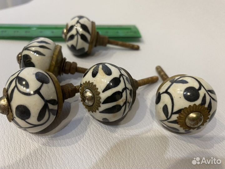 Старинные фарфоровые ручки от комода 19 века