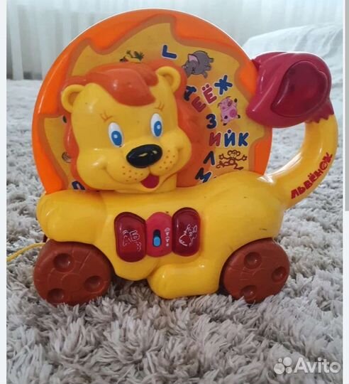 Каталка музыкальная игрушка Чудо Львенок