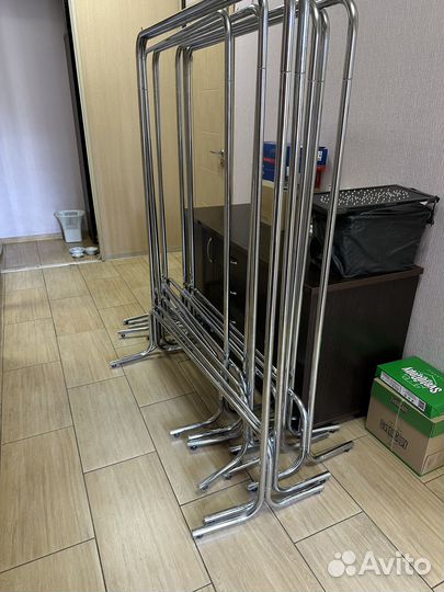 Стойка вешало