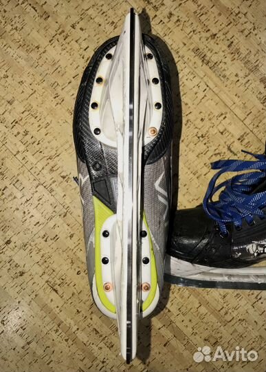 Хоккейные коньки Bauer Vapor Hyperlite FIT2