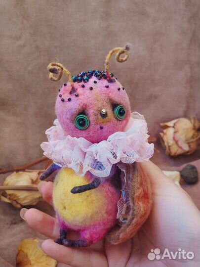 Игрушка ручной работы «светлячок»