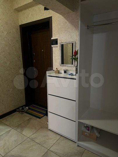 2-к. квартира, 60 м², 4/10 эт.