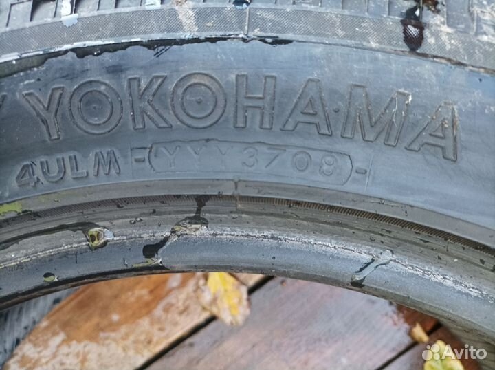Yokohama Ice Guard Stud IG55 215/55 R17 98G