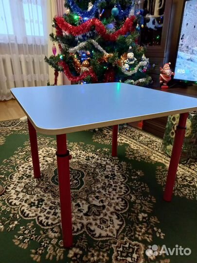 Детский стол