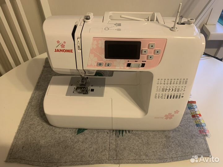 Швейная машина Janome 2030DC