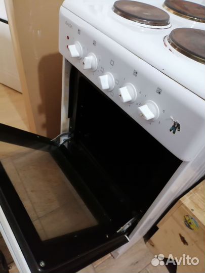 Плита электрическая Лада бу с духовкой