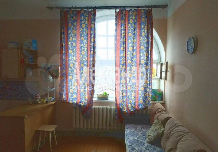 Комната 30 м² в 6-к., 5/5 эт.