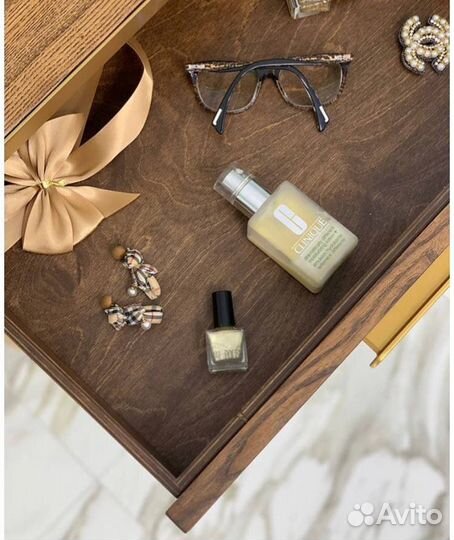 Туалетный столик консоль