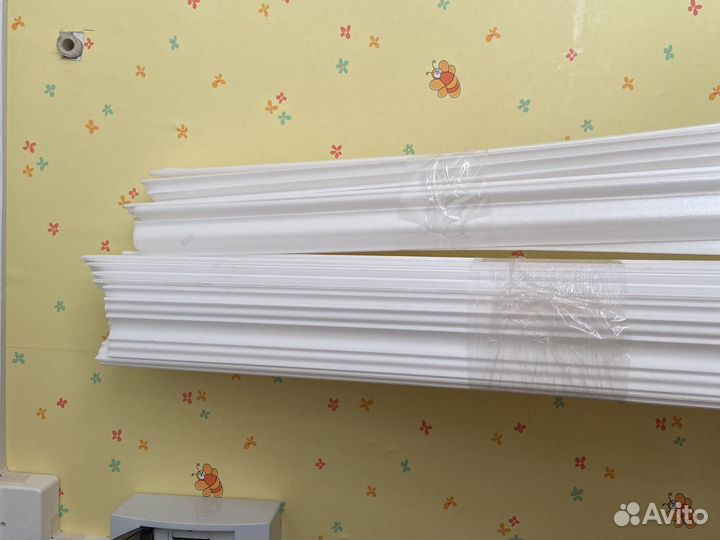 Потолочный плинтус