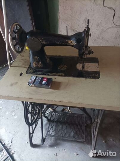 Швейная машина Сингер